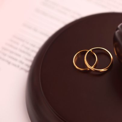 When is it Time to Consult with a Divorce Attorney?